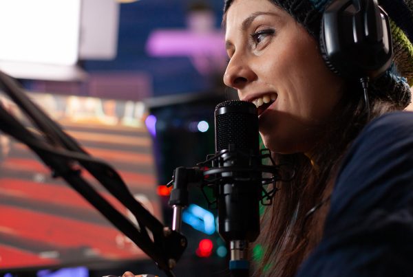 Locutores voz en off para videojuegos